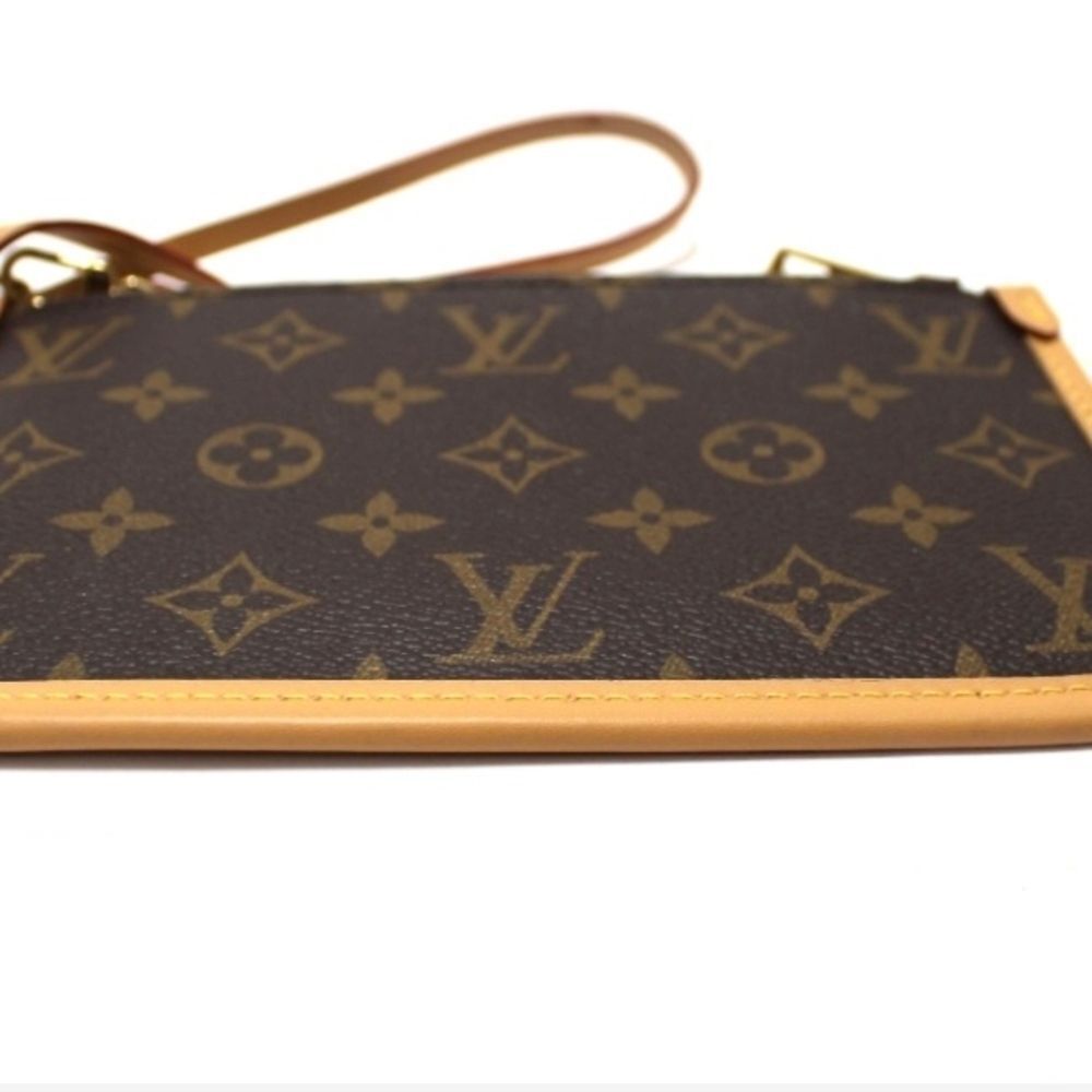 Authentic Louis Vuitton Monogram Carryall Pochette - Picture 3 of 10